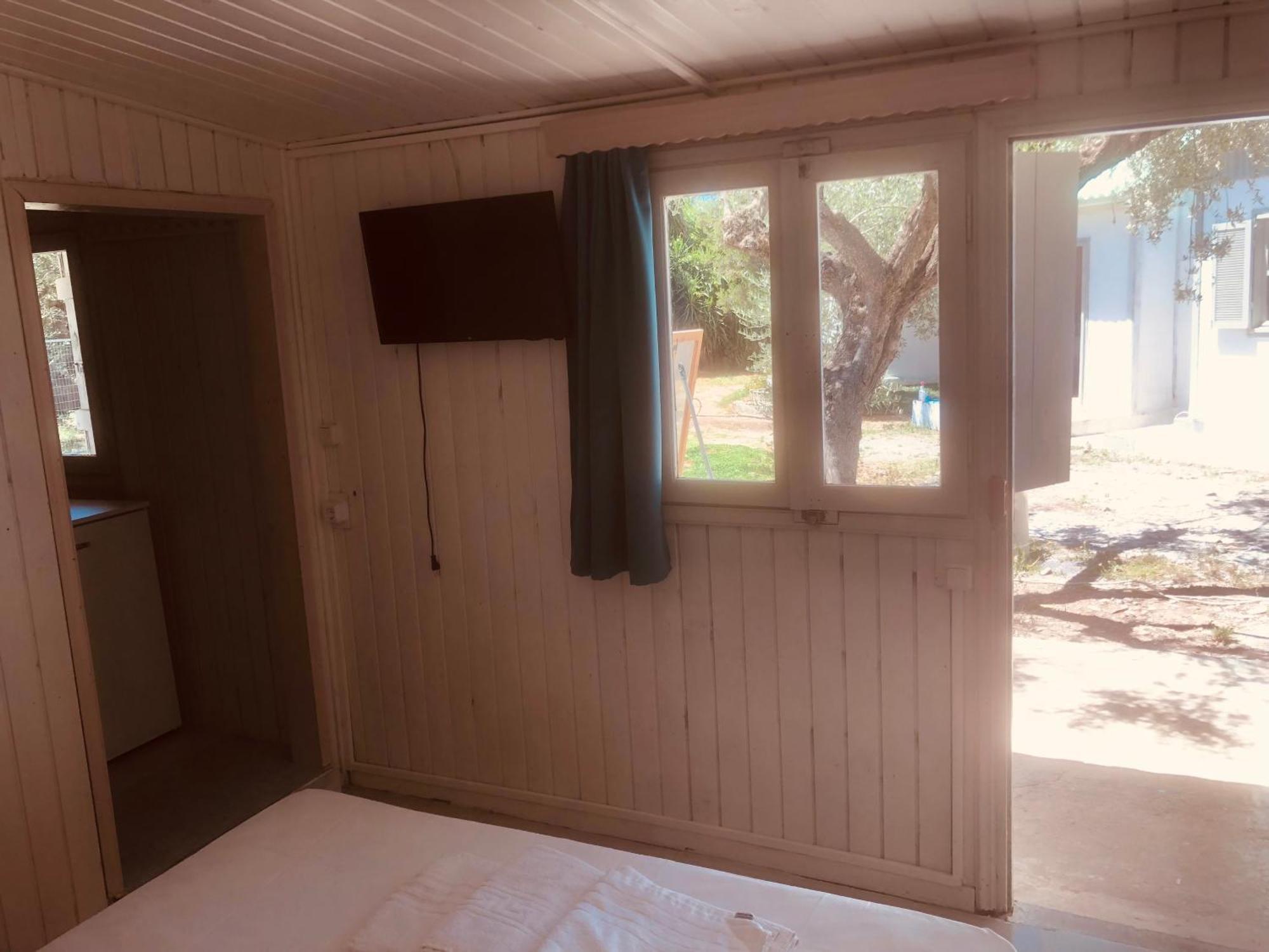 Barreira Beachfront Rooms 6 カラマタ エクステリア 写真