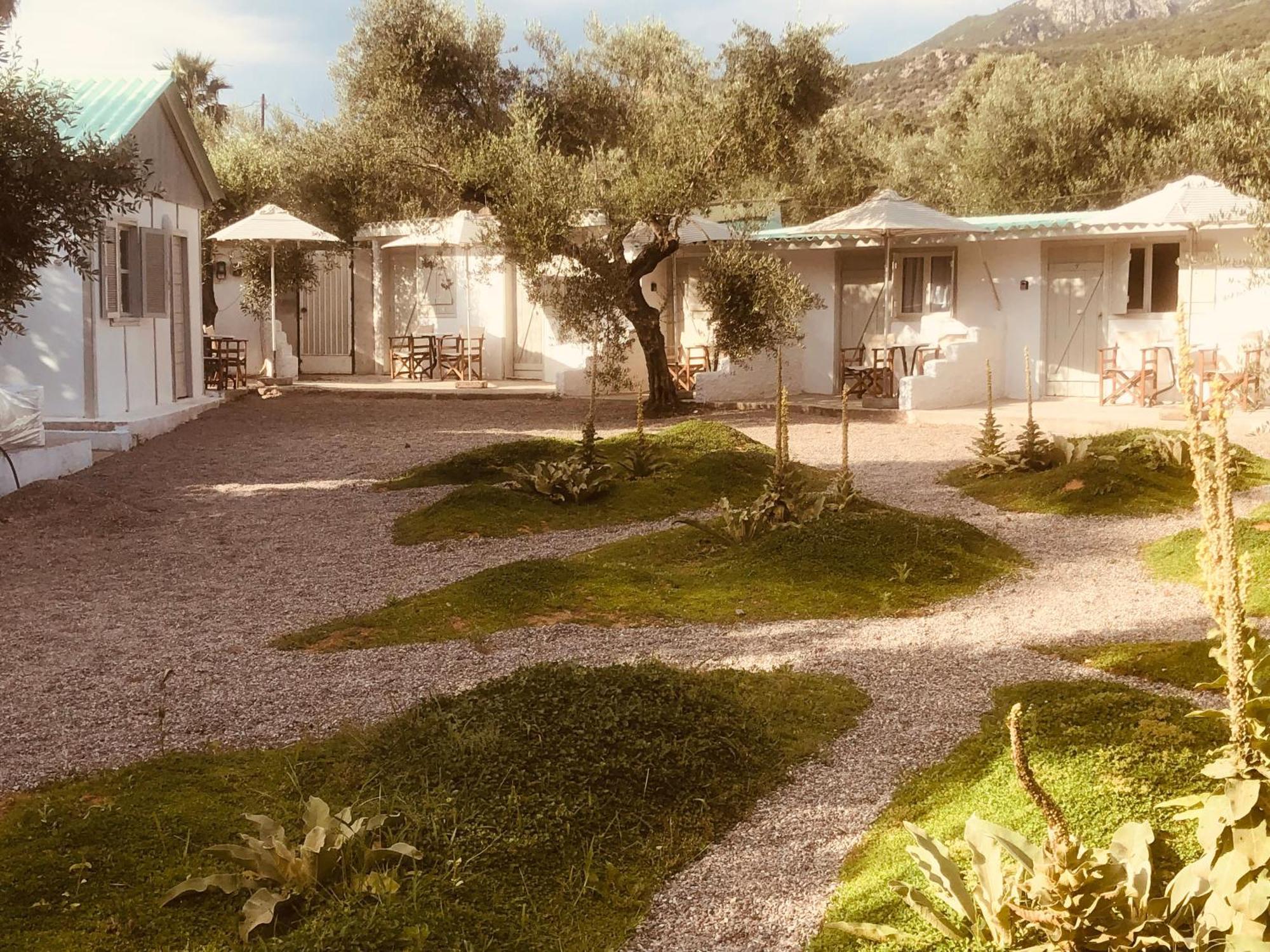 Barreira Beachfront Rooms 6 カラマタ エクステリア 写真